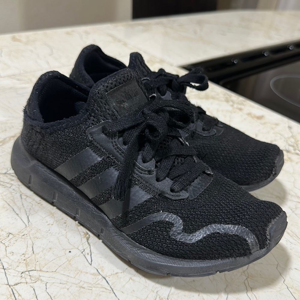 Adidas size 3 1/2